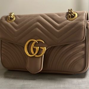 Gucci Marmont medium shoulder bag